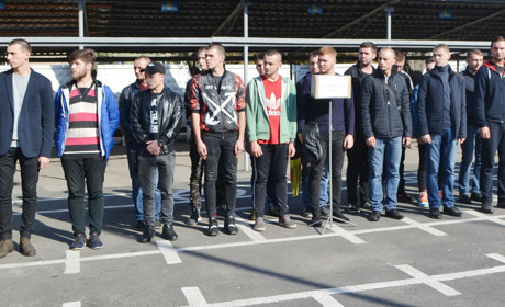 У військкоматі до армії проводжали призовників регіону 