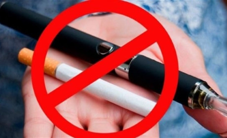 В Україні заборонять палити електронні сигарети у громадських місцях