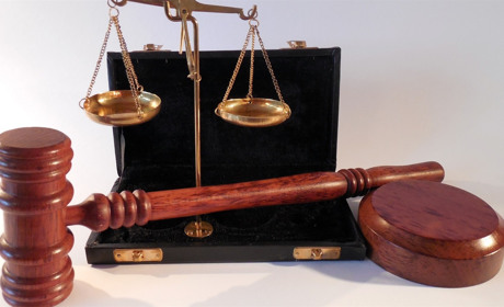 Суд обрав запобіжний захід підозрюваним у вбивстві військового в Новій Каховці