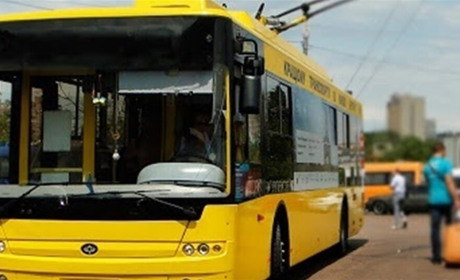 7 серпня громадський транспорт у Херсоні курсуватиме до 23.00 — розповідаємо, на яких маршрутах