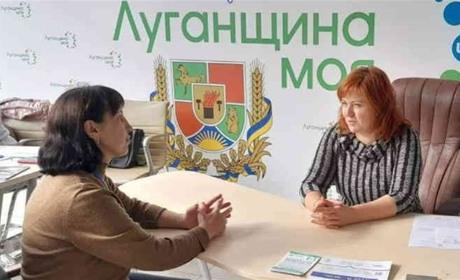 Переселенцям з Луганщини надають психологічну, медичну та правову допомогу у різних регіонах України