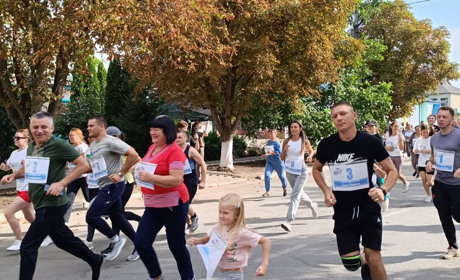 Захарівчани разом із всією Україною пробігли, вшановуючи пам'ять загиблих земляків
