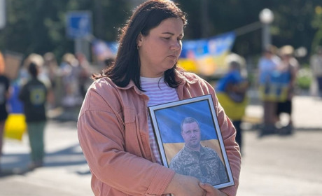 Наші ще не вдома: у Первомайську пройшла традиційна акція на підтримку полонених та безвісти зниклих