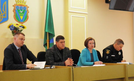 Про що говорили на нараді у Володимирецькій РДА прокурори, поліція, податківці, земельники і лісники