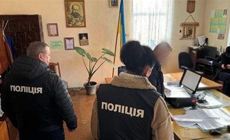 На Чортківщині селищному голові оголосили підозру в отриманні хабара