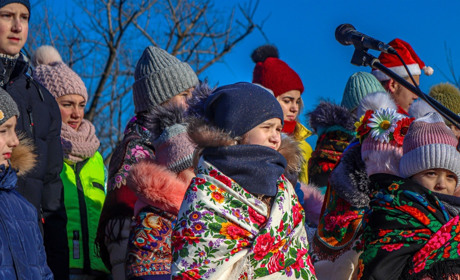 В Никополе прошел рождественский этнофестиваль «Різдвяна зірка»