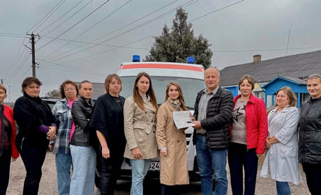 Прикордонна громада в Сарненському районі отримала автомобіль «швидкої»
