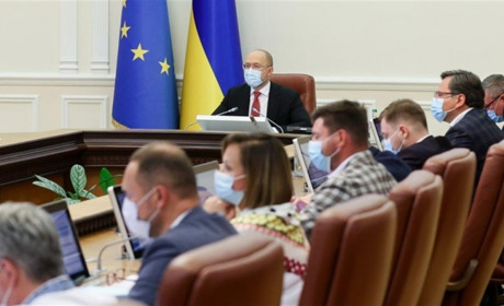 Уряд знижує тариф на електроенергію