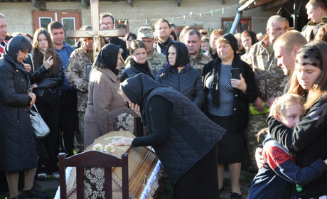 У Нагірянці провели в останню путь морпіха, батька чотирьох дітей Лящука Василя