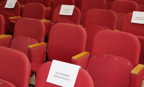 Політичний бойкот: які політичні партії намагалися зірвати другу сесію Сватівської районної ради