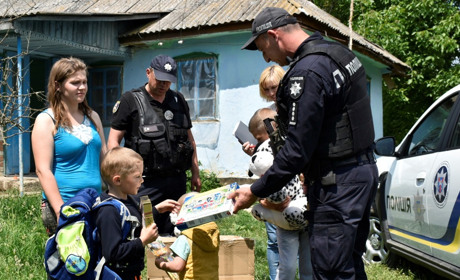 У Жмеринській громаді поліцейські підтримують сім’ї переселенців