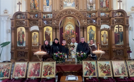 На Чортківщині парафіянин 18 років вишивав для храму образи «Хресної Дороги»