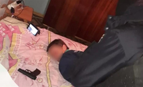 У Мирівці чоловік погрожував сільському старості зброєю