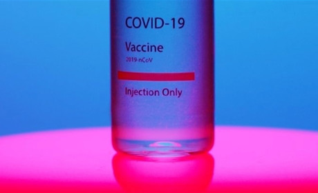 Україна вводить бустерну дозу вакцини проти COVID-19 для людей віком 60+