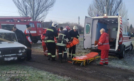 У Гуляйполі рятувальники деблокували пасажирку з понівеченої внаслідок ДТП автівки