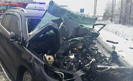 Водій позашляховика помер, троє пасажирок у лікарні: поліція розслідує ДТП на Житомирщині