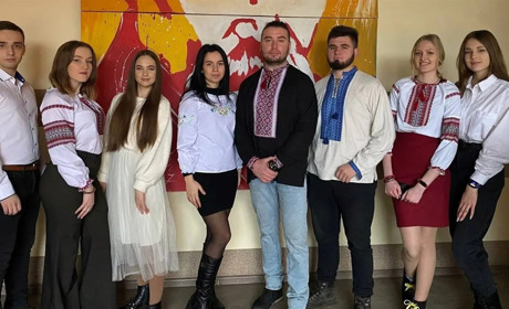 "Простір дум", толоки та волонтерство - як проводить час молодь у Покровську