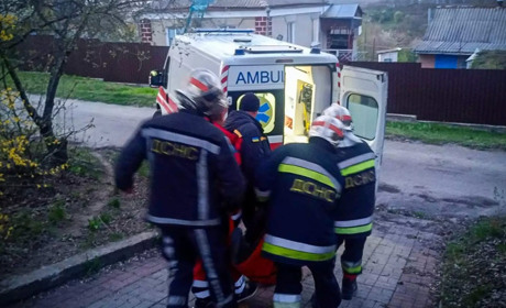 Ржищівські рятувальники допомогли медикам і хворому