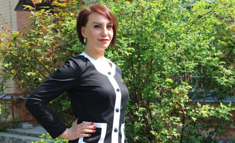 Модні та стильні: Оксана Балясна за класику в одязі та акцент на талії