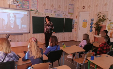 Учні Марківської гімназії спілкувались із поліцейськими: про що йшлося на зустрічі