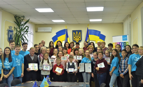 У Біляївці пройшов день молодіжного самоврядування, а мерія підписала з класами шкіл меморандум
