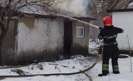 Рятувальники в с. Колом’є врятували від знищення вогнем житловий будинок
