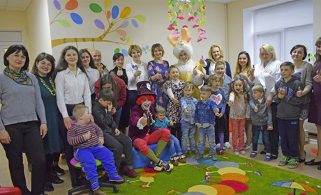 За рік роботи послугами інклюзивно-ресурсного центру у Жмеринці скористалися 380 дітей: фото
