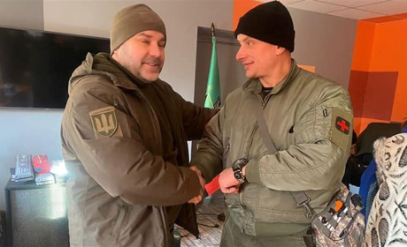 Незважаючи на обстріли: жителям Сухої Балки доставили гуманітарну допомогу