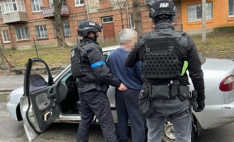 Правоохоронець з Хмельниччини організував переправлення ухилянтів за кордон, а сам залишився в тіні
