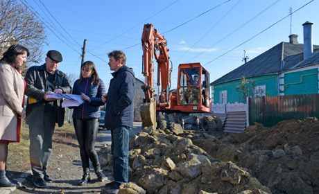 На Училищній стартувало будівництво нового водогону: заміна аварійних труб
