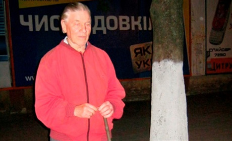 «Я співати ходжу для людей — більше мені нічого не потрібно». Пішов з життя голос вулиці Суворова