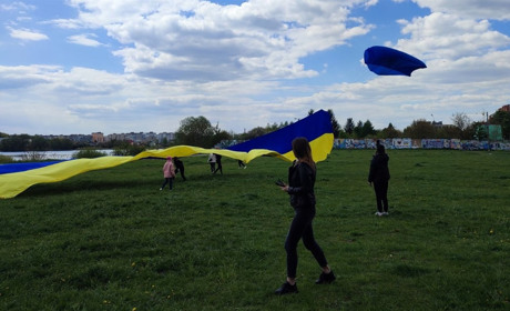 Відбулися обласні змагання учнівської молоді з повітряних зміїв: старокостянтинівці серед кращих
