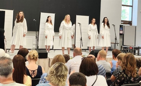 Прем'єра аматорського театру "Відчуй себе" зібрала двісті глядачів і овації стоячи