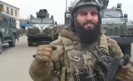 Жінки не виходять з дому: до Нової Каховки прибули кадирівці