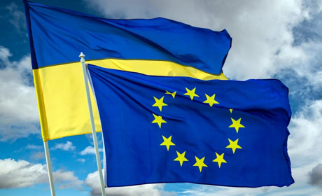 Нові правила вʼїзду до ЄС: що змінилося для українців