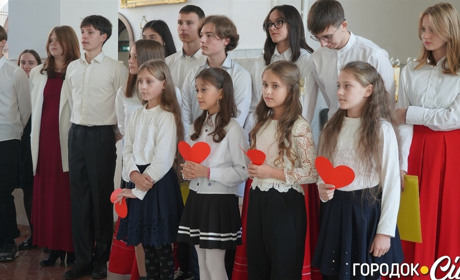Благодійність та молитва: Городоцький ліцей №3 присвятив виставу Папі Римському