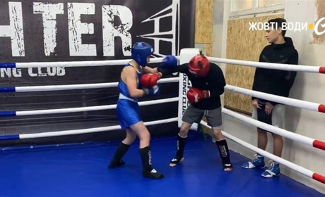 У Жовтих Водах відбувся щорічний зимовий турнір із кікбоксингу: відео