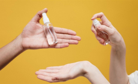 Добірка антибактеріальних засобів, які можна замовити онлайн та з безкоштовною доставкою