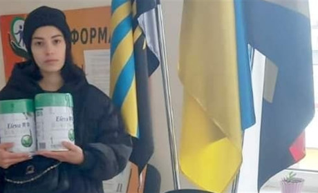 Гуманітарні хаби Торецької громади видають дитячі молочні суміші у трьох містах України