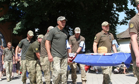 У Смілі прощалися з військовим Олександром Білопольським