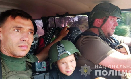 "Білі янголи" евакуюють мешканців Мар’їнки. Усе менше цивільних залишається в небезпеці