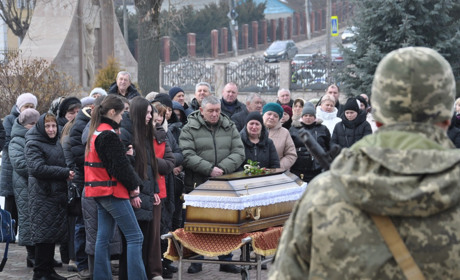 Чортків’яни стрічали весну і воїна Сапищука Андрія з Росохача, що повертався з війни «на щиті»