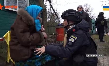 «Білий янгол» евакуював літню жінку з прифронтового міста Ворожба