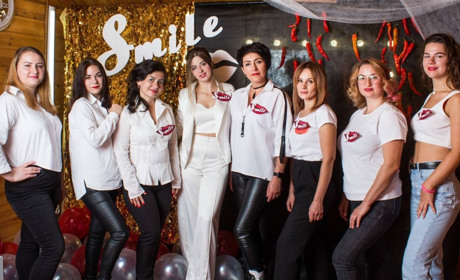 Подарунки клієнтам та великий розіграш: майстерня краси «Smile» відсвяткувала своє 5-річчя!