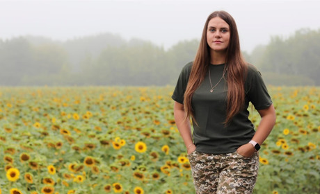 У Городку презентували фільм про військову медикиню Катерину Луцик. Він буде у прокаті до 28 грудня