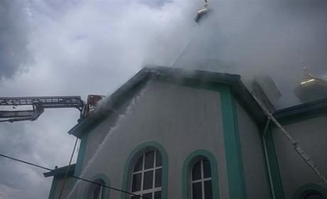 У Первомайську горіли житловий будинок, покинута споруда та будівля церкви