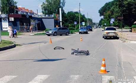 У Славуті в ДТП травмувався 79-річний велосипедист
