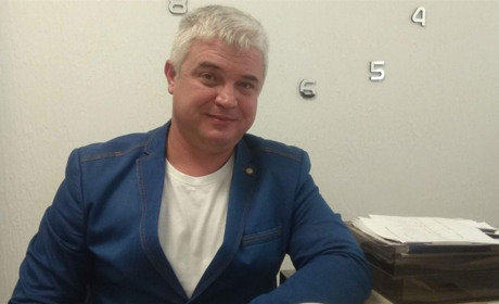 Чи важко керувати лікарями, медсестрами, санітарками, коли сам не медик? Відповідає Дмитро Мірошник