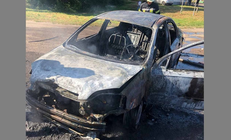 В Кагарлику поблизу автозаправки згорів автомобіль