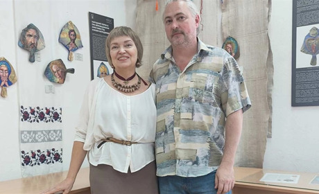 На Київщині проходить виставка мисткині з Херсона “Чумацька ікона на рибі”